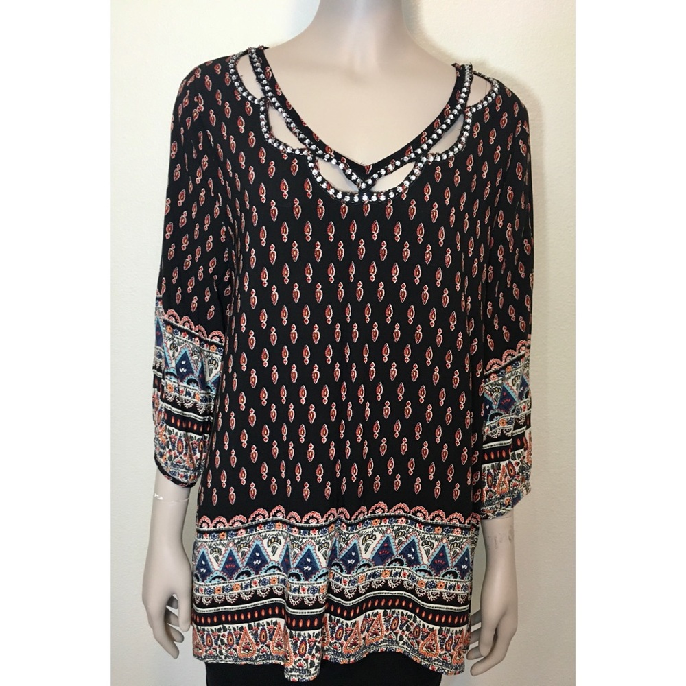 BKE Boho Rhinestone Tunic Top - Picture 16 of 16